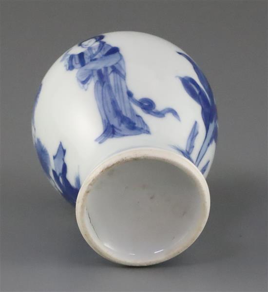 A Chinese blue and white baluster jar, Kangxi period, total H.11cm